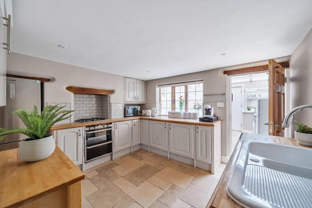 Fox Cottage, Within 5 Min Walk Of Bicester Village エクステリア 写真