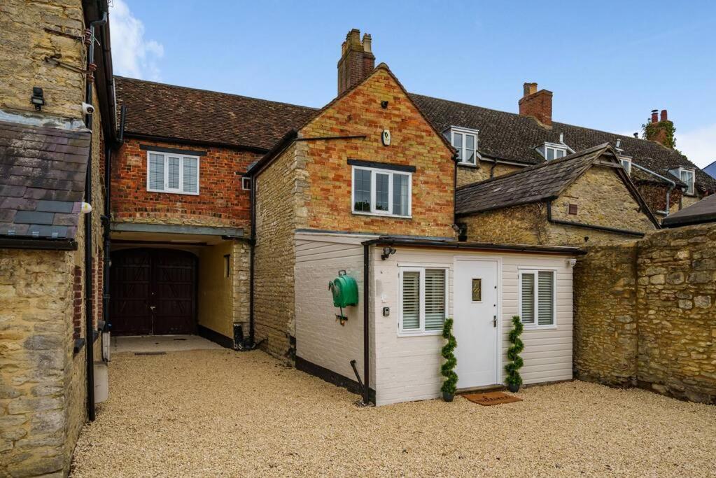 Fox Cottage, Within 5 Min Walk Of Bicester Village エクステリア 写真