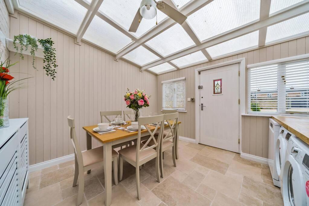 Fox Cottage, Within 5 Min Walk Of Bicester Village エクステリア 写真