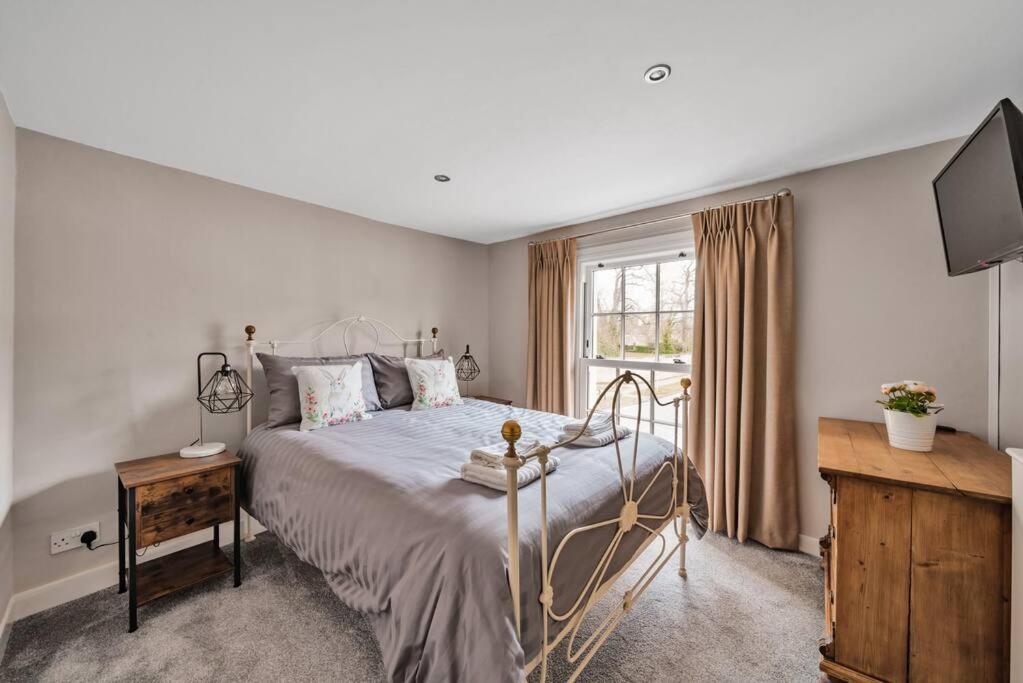Fox Cottage, Within 5 Min Walk Of Bicester Village エクステリア 写真