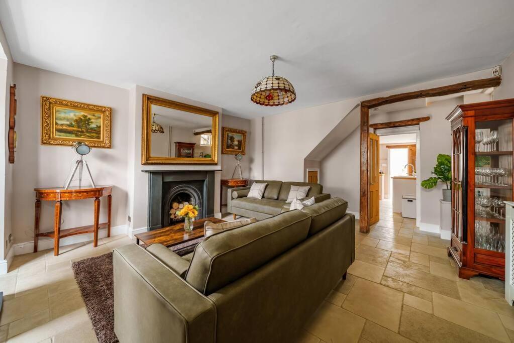Fox Cottage, Within 5 Min Walk Of Bicester Village エクステリア 写真